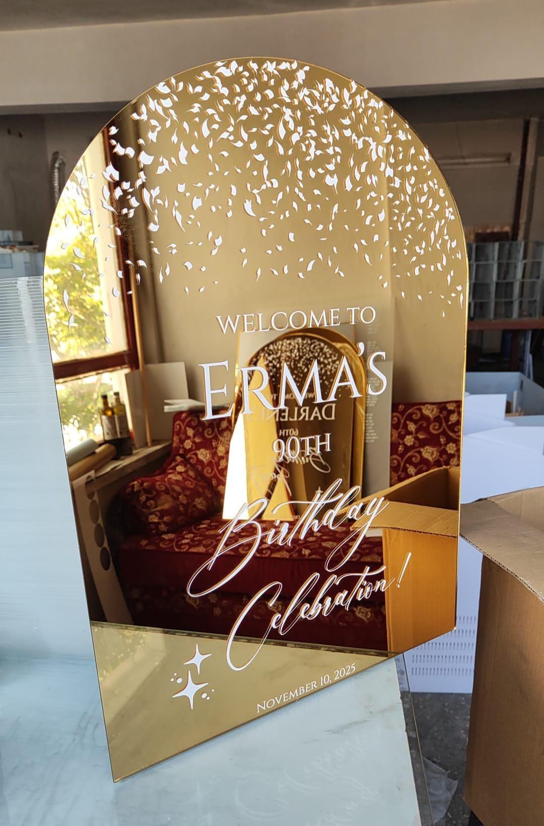 Personalized Mirror Acrylic Birthday Welcome Sign: Elegant Party Decor